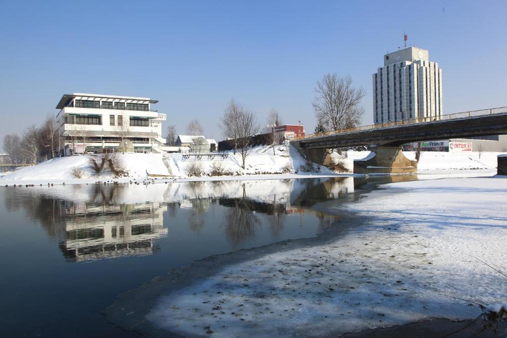 Hotel Le Pont Prijedor Extérieur photo